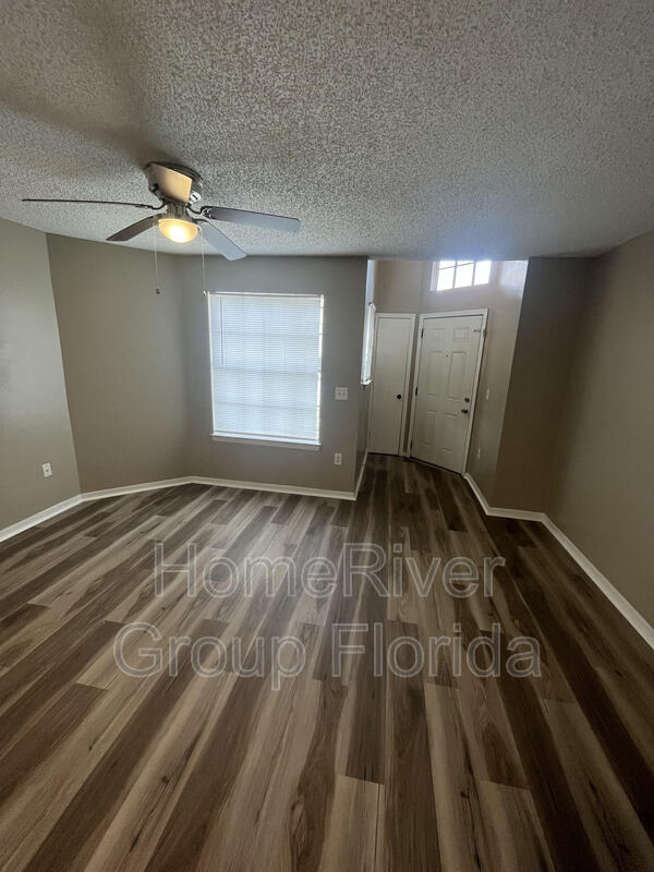 Building Photo - 437 Fountainhead Cir