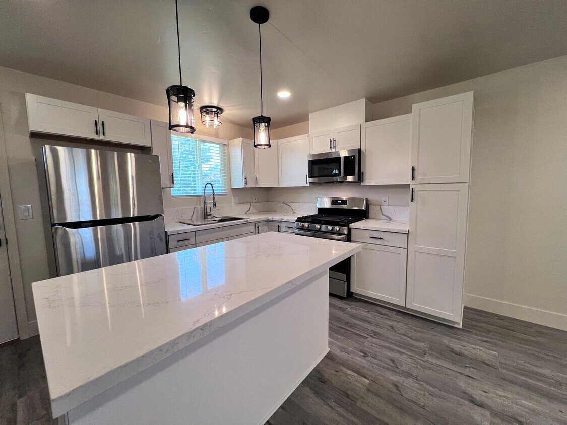 3802 Kenwood Way, Roseville, CA 95747 House Rental in Roseville, CA