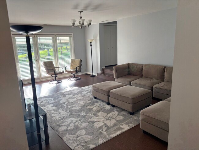 Great room - 22 Williamsburg Cir