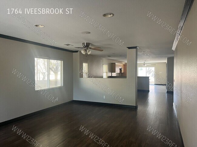 Foto del edificio - 1764 IVEESBROOK ST-