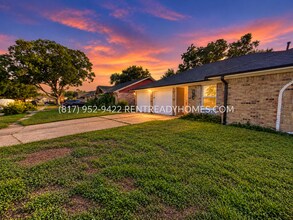 Building Photo - 8714 Twisting Vine Ln