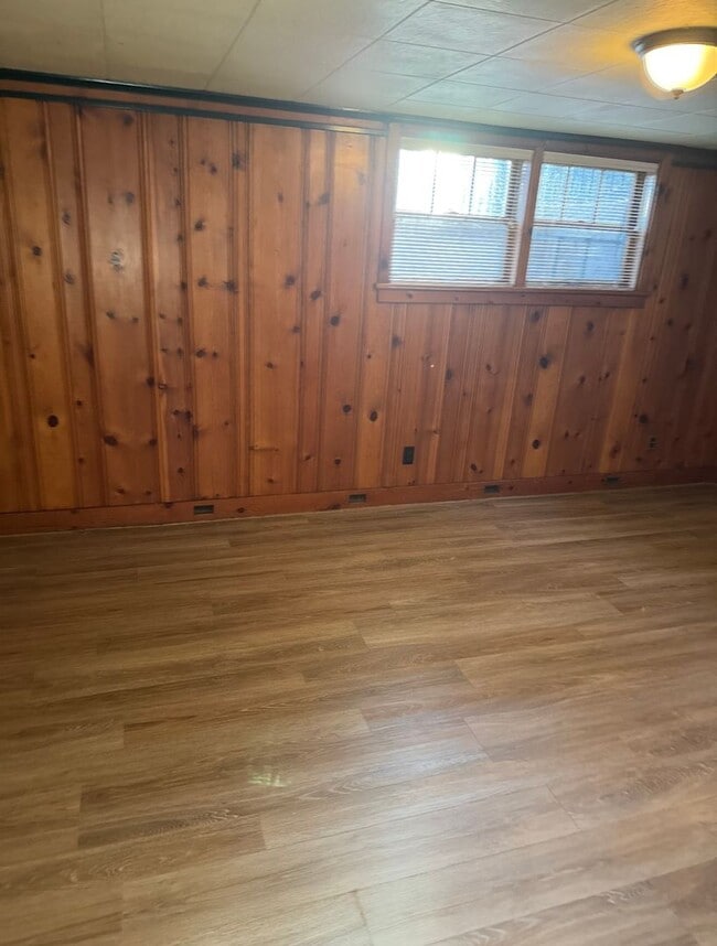 Building Photo - North End Apartment Basement Gem