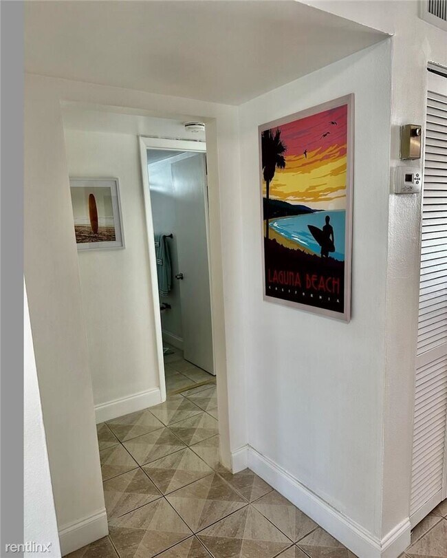 Foto del edificio - 2 br, 2 bath Condo - 1975 SE 3rd St Apt 403