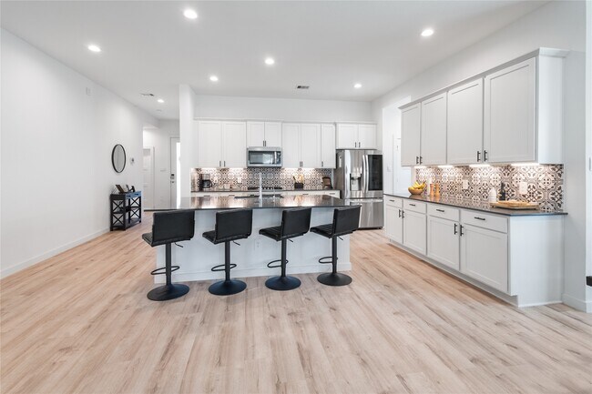 Foto del edificio - 10208 Prairie Creek Ln