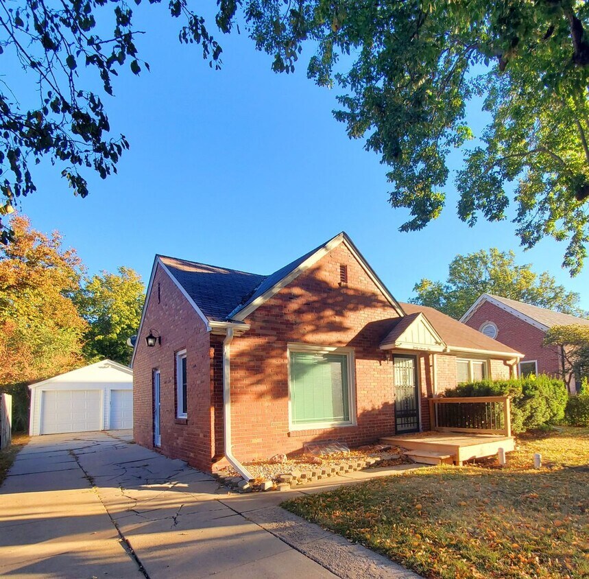 Primary Photo - Charming 2-bedroom, 1.5-bathroom home