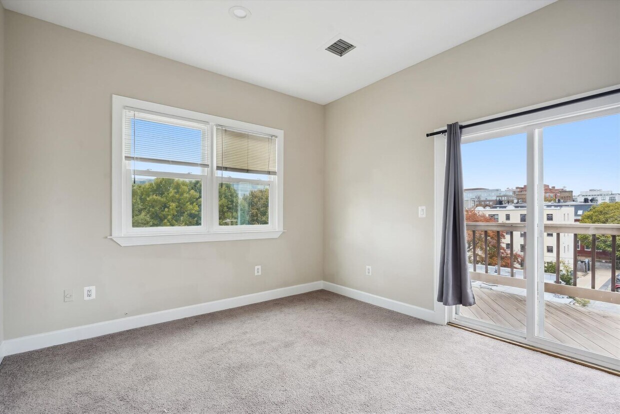 Primary Photo - 316 F St
