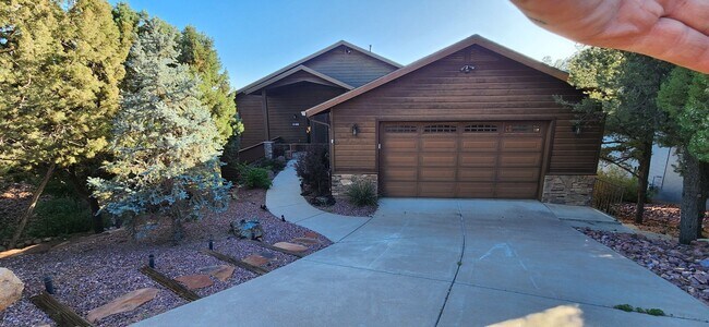 Foto del edificio - 816 N Blue Spruce Cir