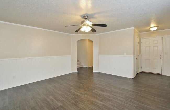 Foto del edificio - Spacious Home in Quiet Neighborhood
