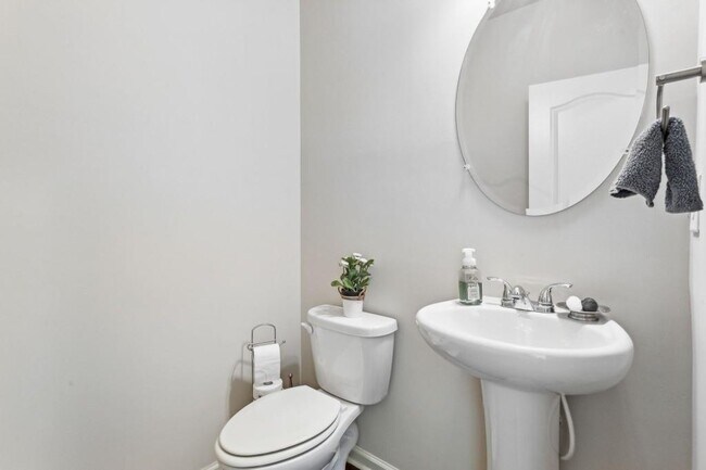 Foto del edificio - 3515 Brockenhurst Dr