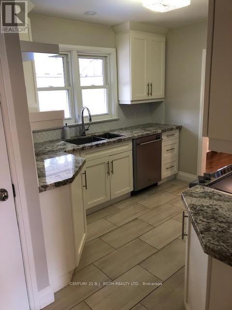 Building Photo - 133 Cook St