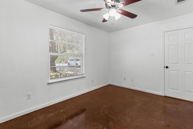 Foto del edificio - 1615 Libby Ln