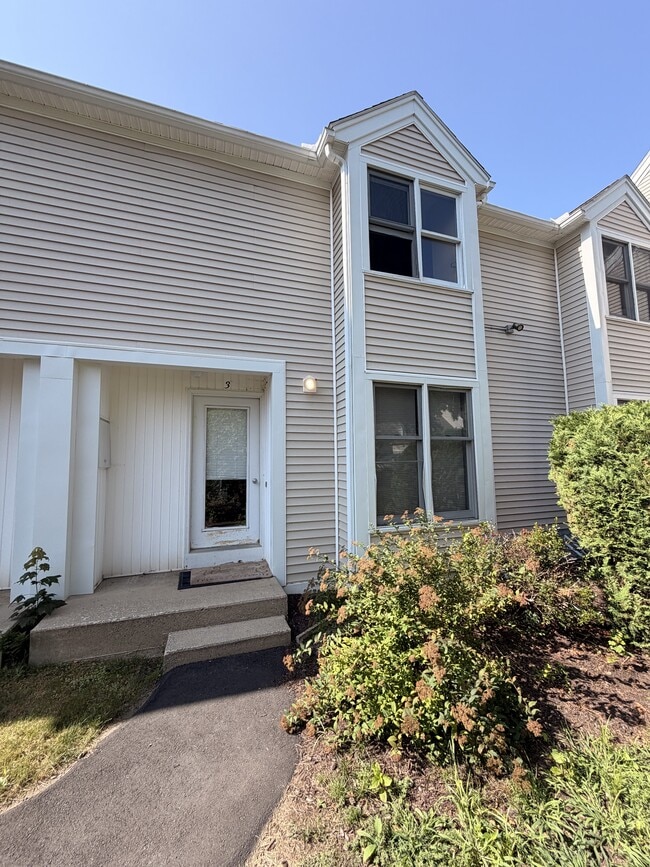 Photo - 3 Salem Pl (Amherst, MA) Townhome