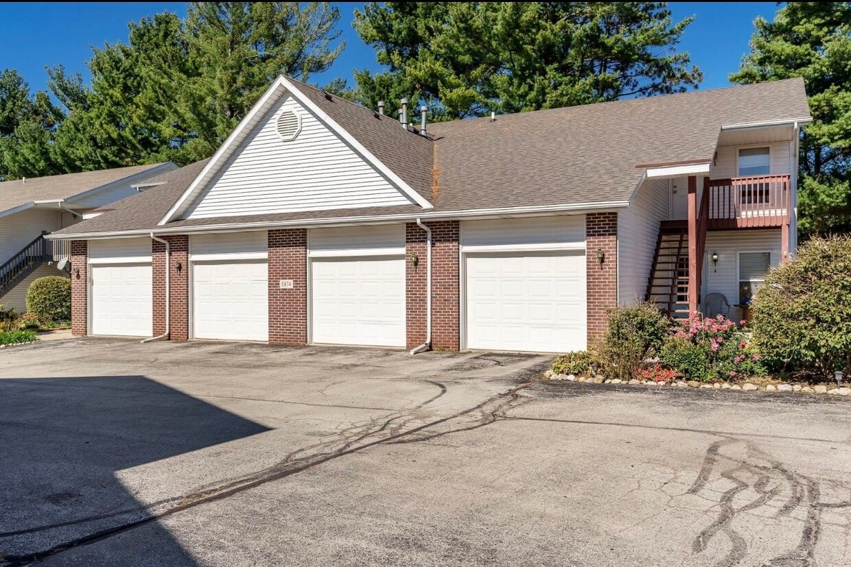 Primary Photo - 5874 Beechwood Dr