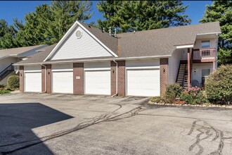 Building Photo - 5874 Beechwood Dr