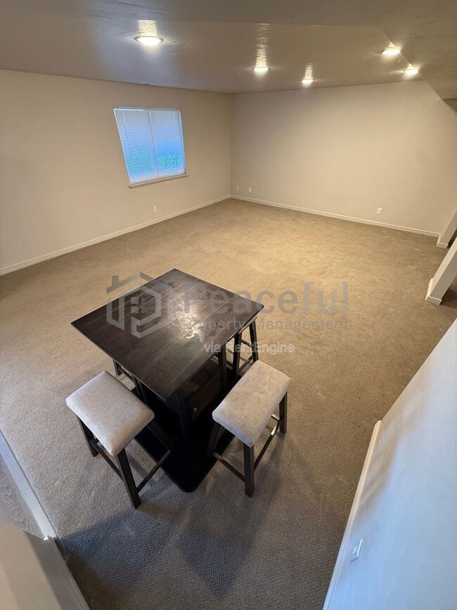 Building Photo - 5386 Emmeline Dr