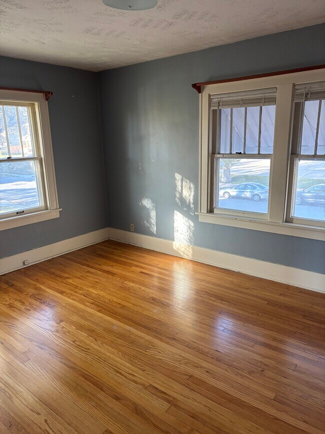 Dormitorio 3 - 613 N 36th St