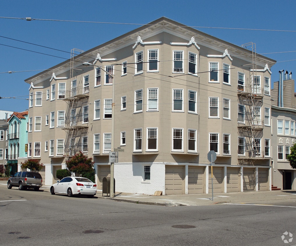 Building Photo - 2300 Francisco St