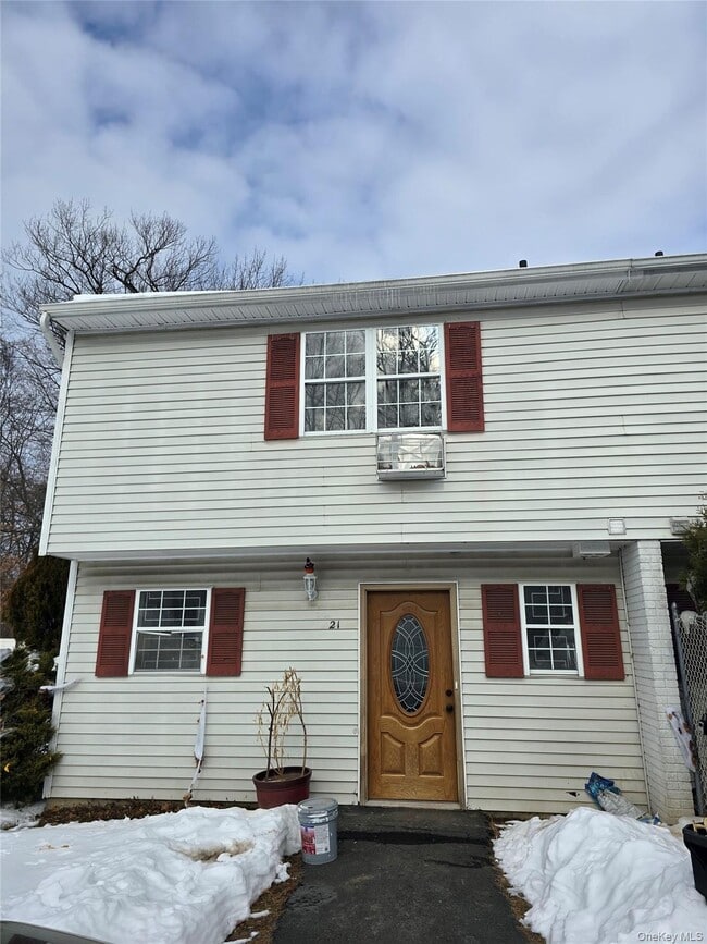 Building Photo - 21 Forest Ridge Rd