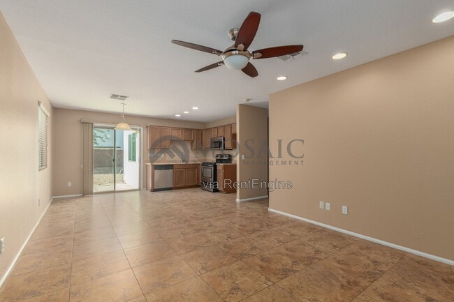Building Photo - 398 E Daniella Dr