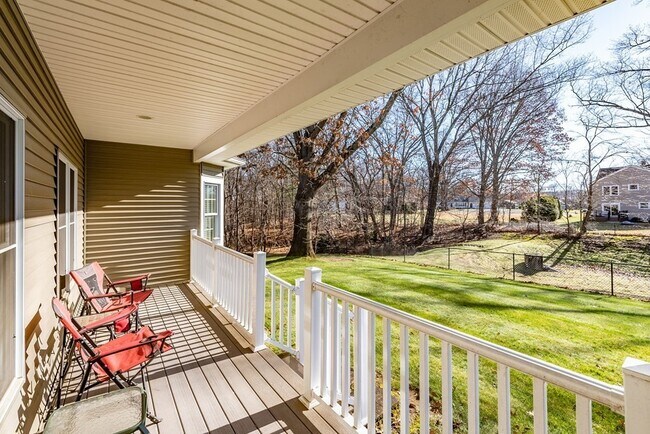 Foto del edificio - 44 Westview Ln