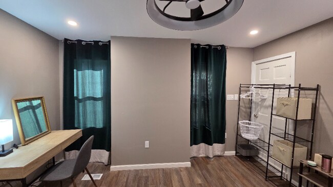 Foto del edificio - 1421 S Carey St