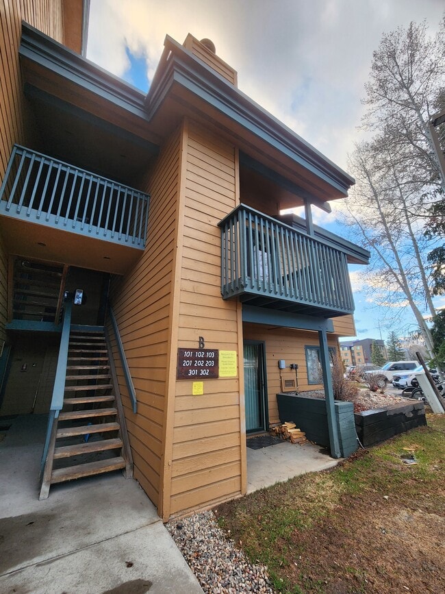 Building Photo - 520 Ore House Plaza