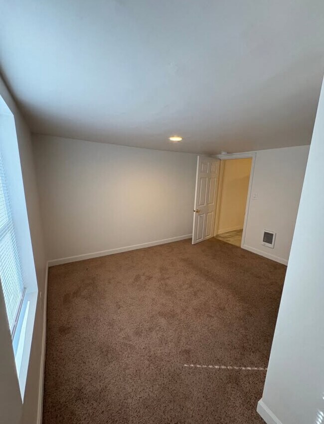 Foto del edificio - 550 Ray Ln
