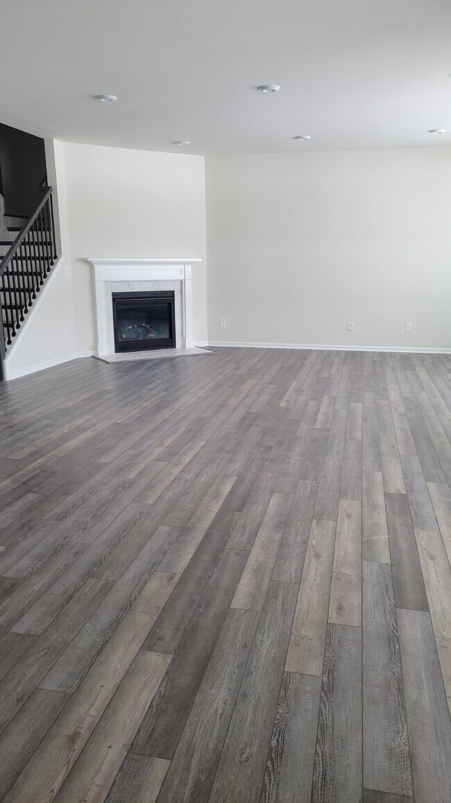 Building Photo - 3815 Sienna Dr