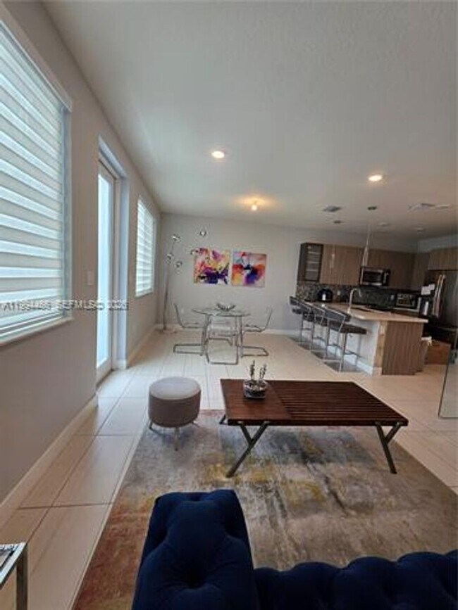 Foto del edificio - 10222 NW 64th Way