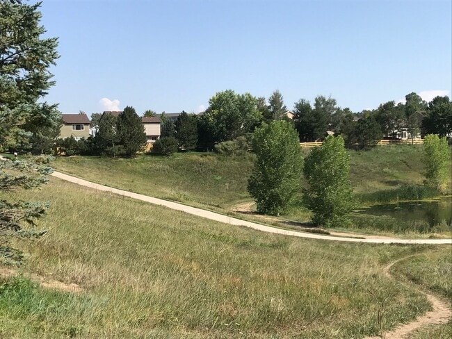 Building Photo - Beautiful 3BD/2.5BA Rock Creek Paired Home!