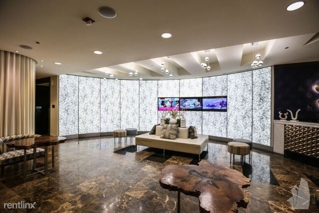 Foto del edificio - 441 E Erie St