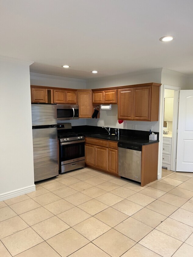 6208 Calvin Ave, Tarzana, CA 91335 House Rental in Tarzana, CA