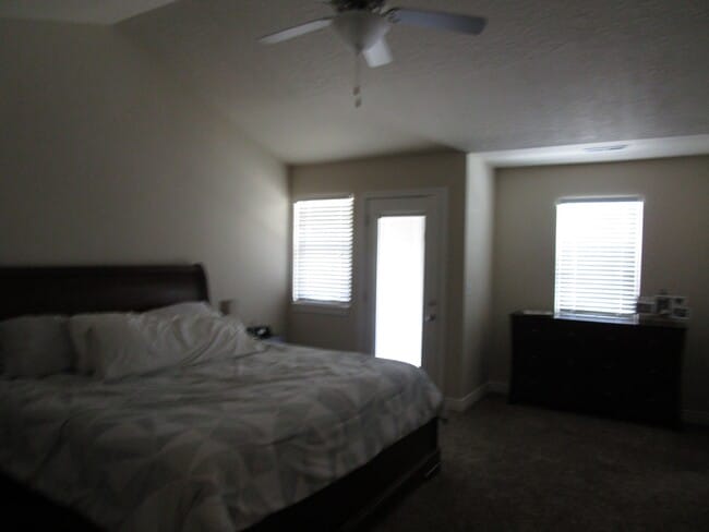 Building Photo - Beautiful 3 bed 2.5 bath Split Mountain Condo.