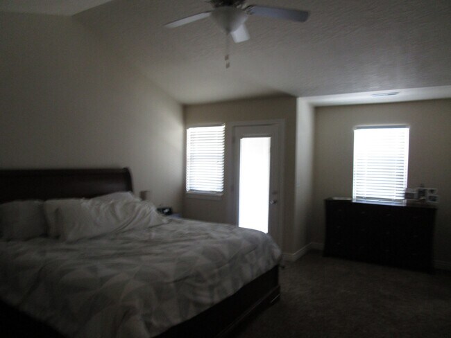 Foto del edificio - Beautiful 3 bed 2.5 bath Split Mountain Condo.