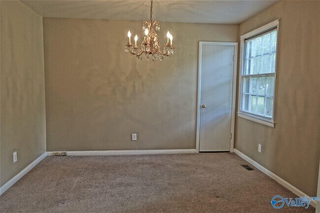 Building Photo - 6504 Whitesburg Dr