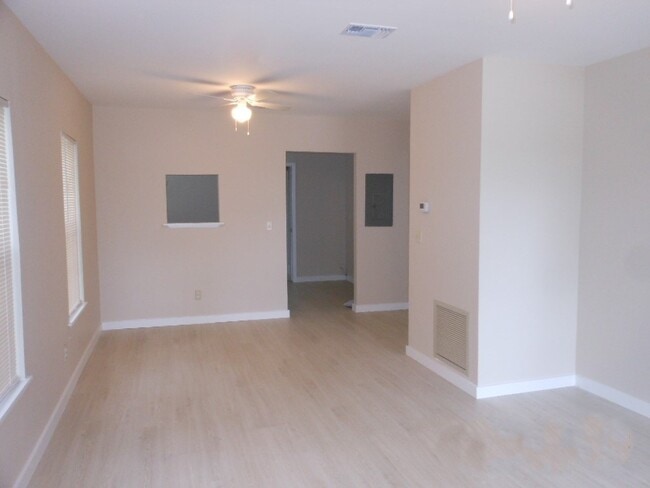 Building Photo - 515 Ninth St