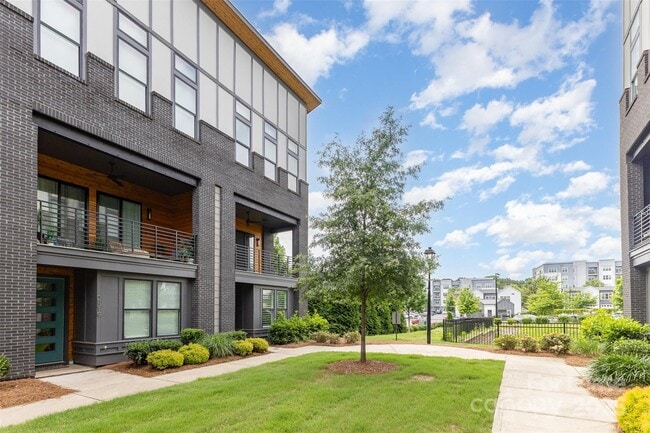 Building Photo - 2523 Irwin Strm Rd