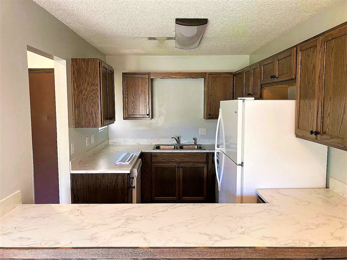 Foto principal - 4000 Southport Dr