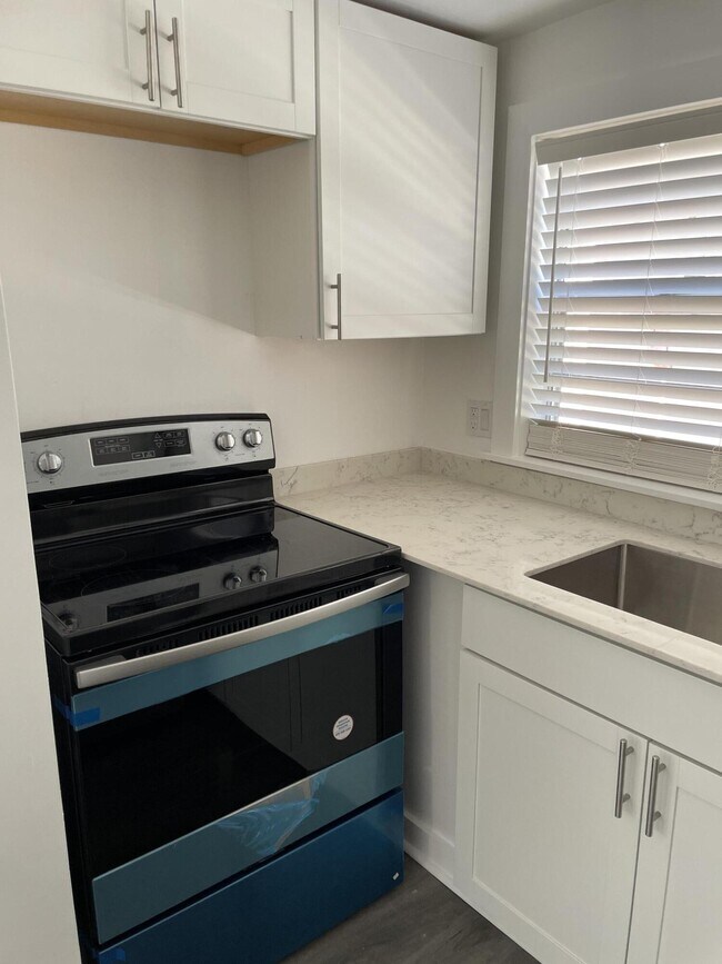 Foto del edificio - 229 Lakeland Dr