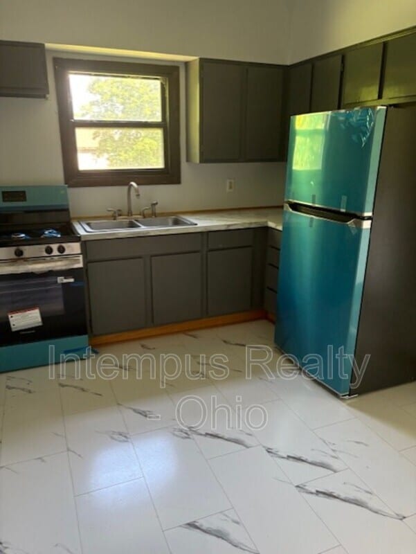 Building Photo - 150 Benita Ave