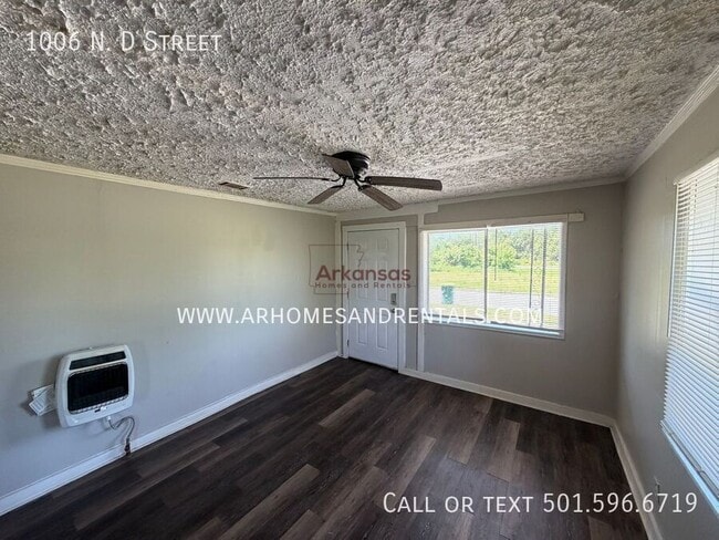 Building Photo - 1006 N. D Street-