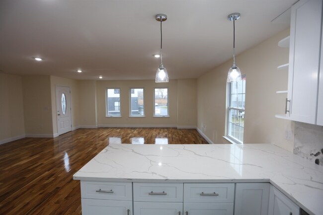 Building Photo - 226 Tappan St