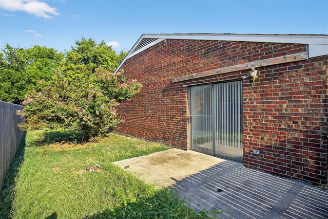 Building Photo - 534 Canary Ln