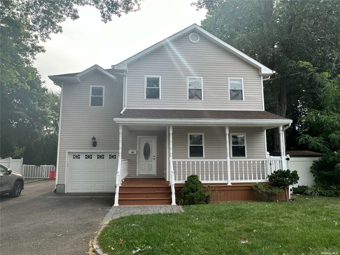 Primary Photo - 18 Leonard St