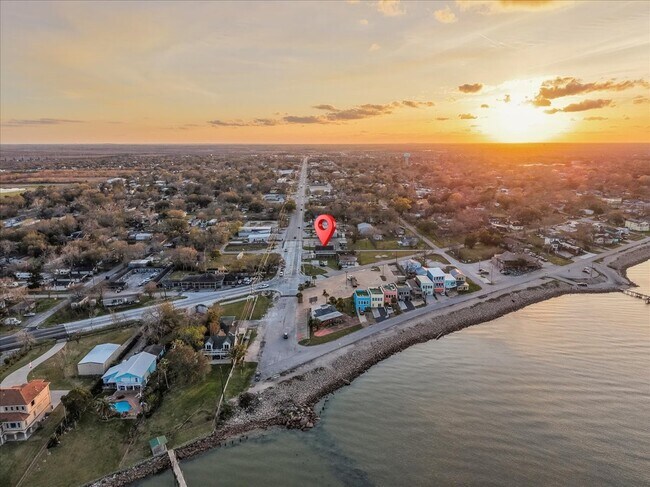 Foto del edificio - 114 Grand Ave