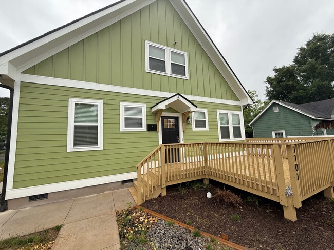 Building Photo - Room in Duplex on S Alston Ave