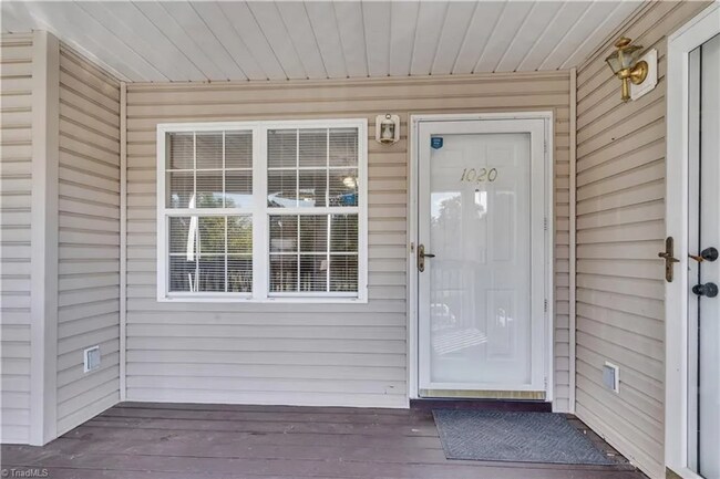 Foto del edificio - AVAILABLE NOW – Stylish 2-Bedroom Condo in Archdale, NC