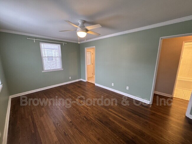 Foto del edificio - 5817 Carl Pl