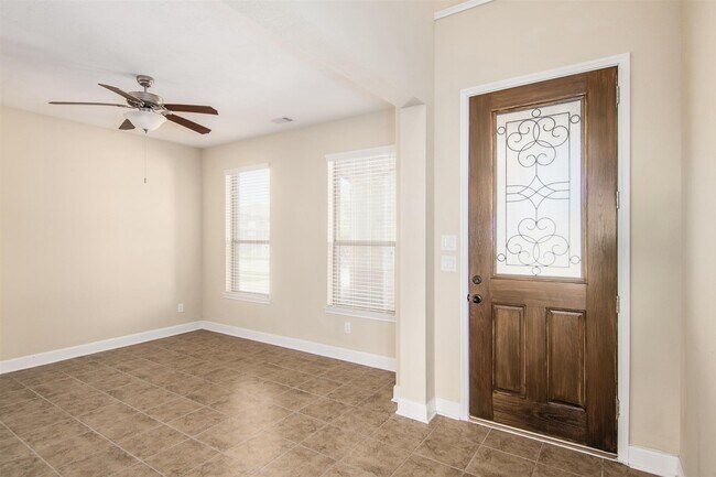 Foto del edificio - 26311 Parkman Grove Dr