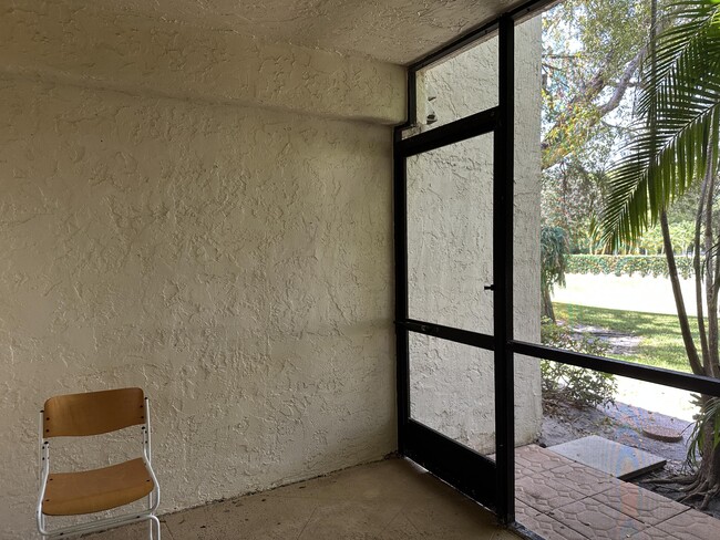 Foto del edificio - 701 Avenue L Ave